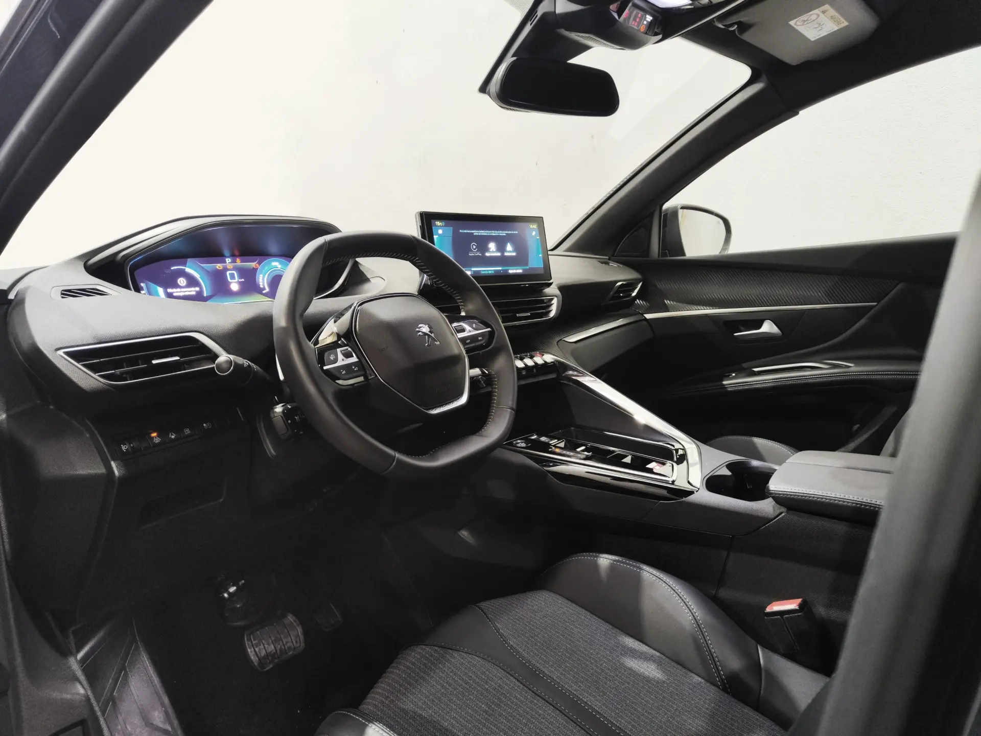 Peugeot 3008 1.6 Hybrid Allure e-EAT8 8