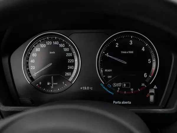 BMW 114 d Pack M 6