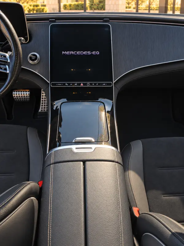Mercedes-Benz EQE Outro 6