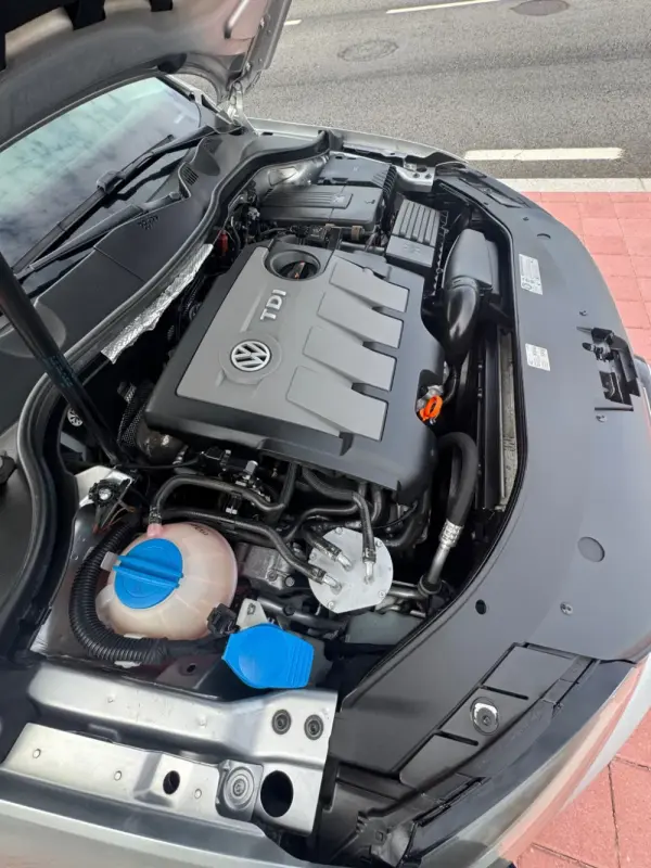 Volkswagen Passat Variant 1.6 TDI BlueMotion Business Edition 8