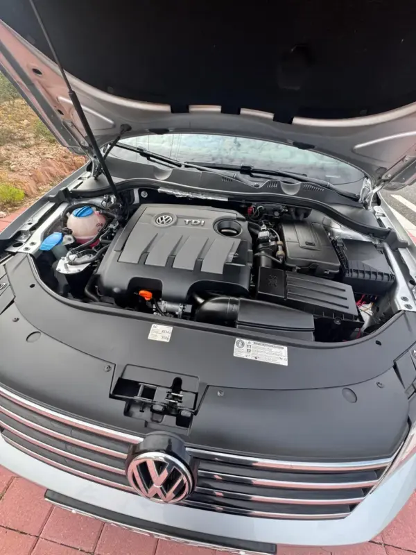 Volkswagen Passat Variant 1.6 TDI BlueMotion Business Edition 10