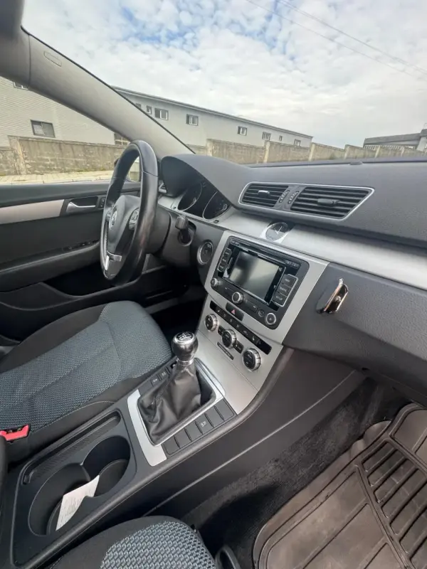 Volkswagen Passat Variant 1.6 TDI BlueMotion Business Edition 12