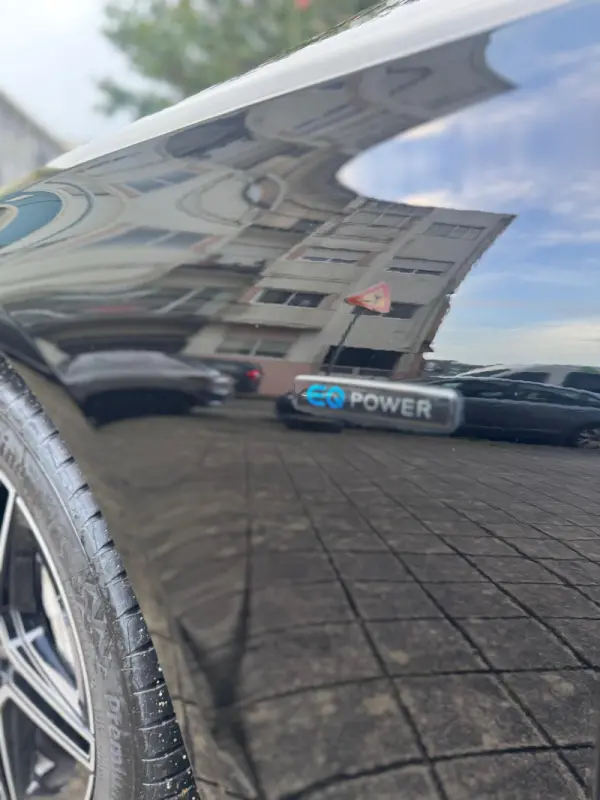 Mercedes-Benz E 300 23