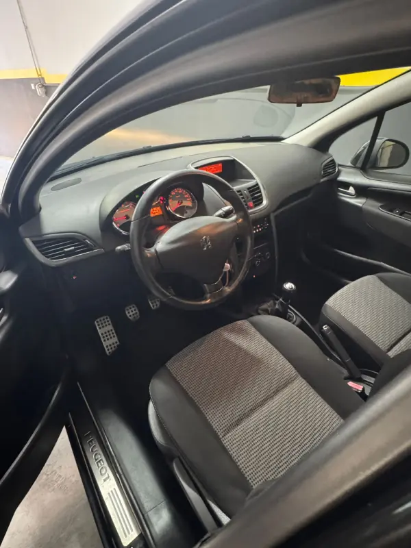 Peugeot 207 1.4 HDi Sport 8