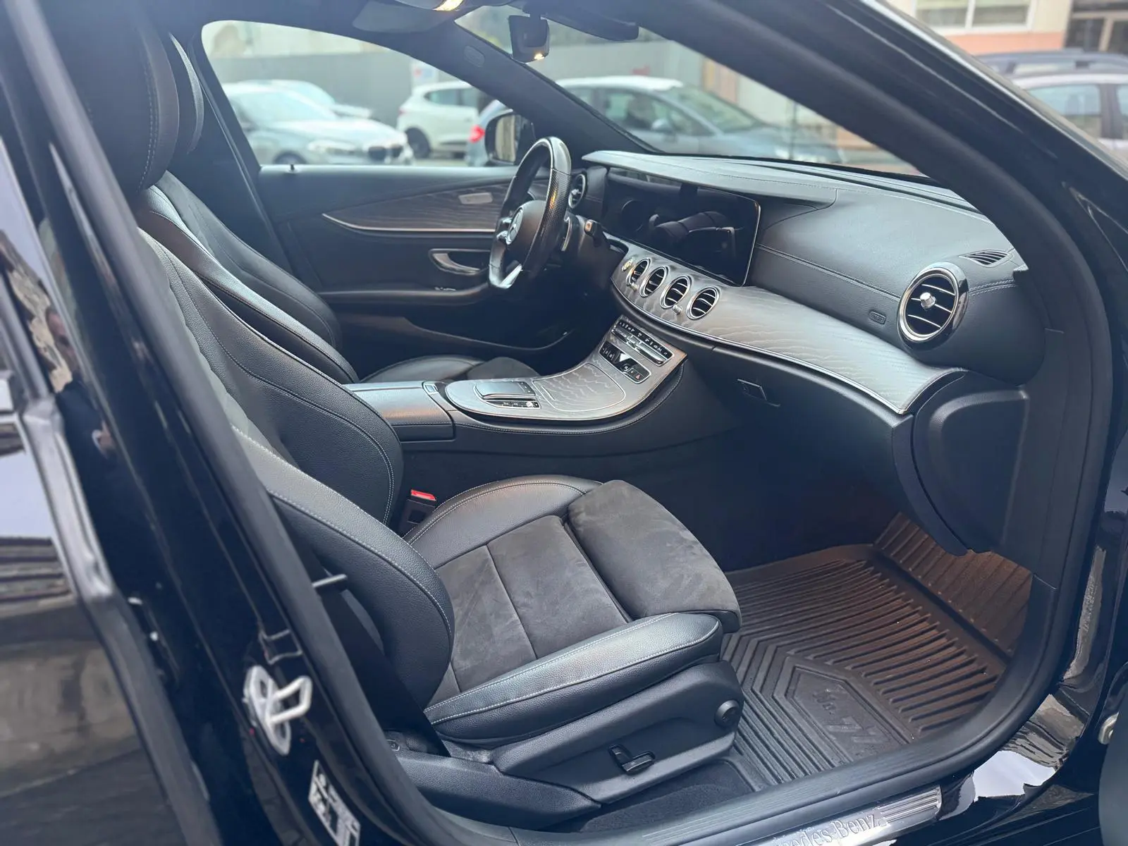 Mercedes-Benz E 300 17