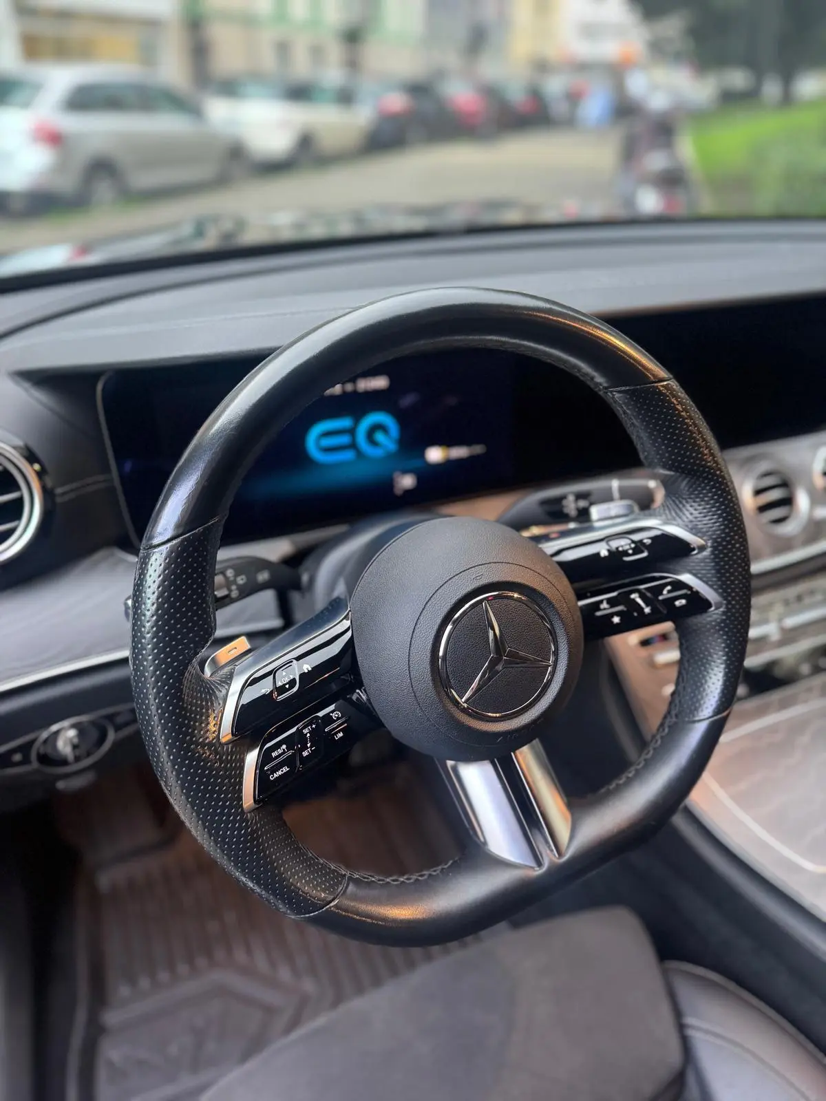 Mercedes-Benz E 300 12