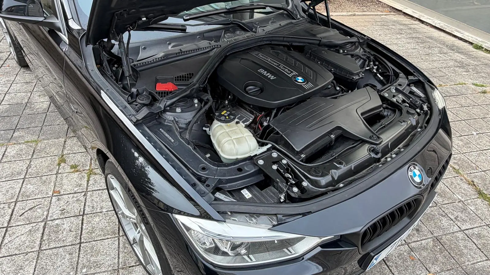 BMW 320 d Auto Line Sport 13