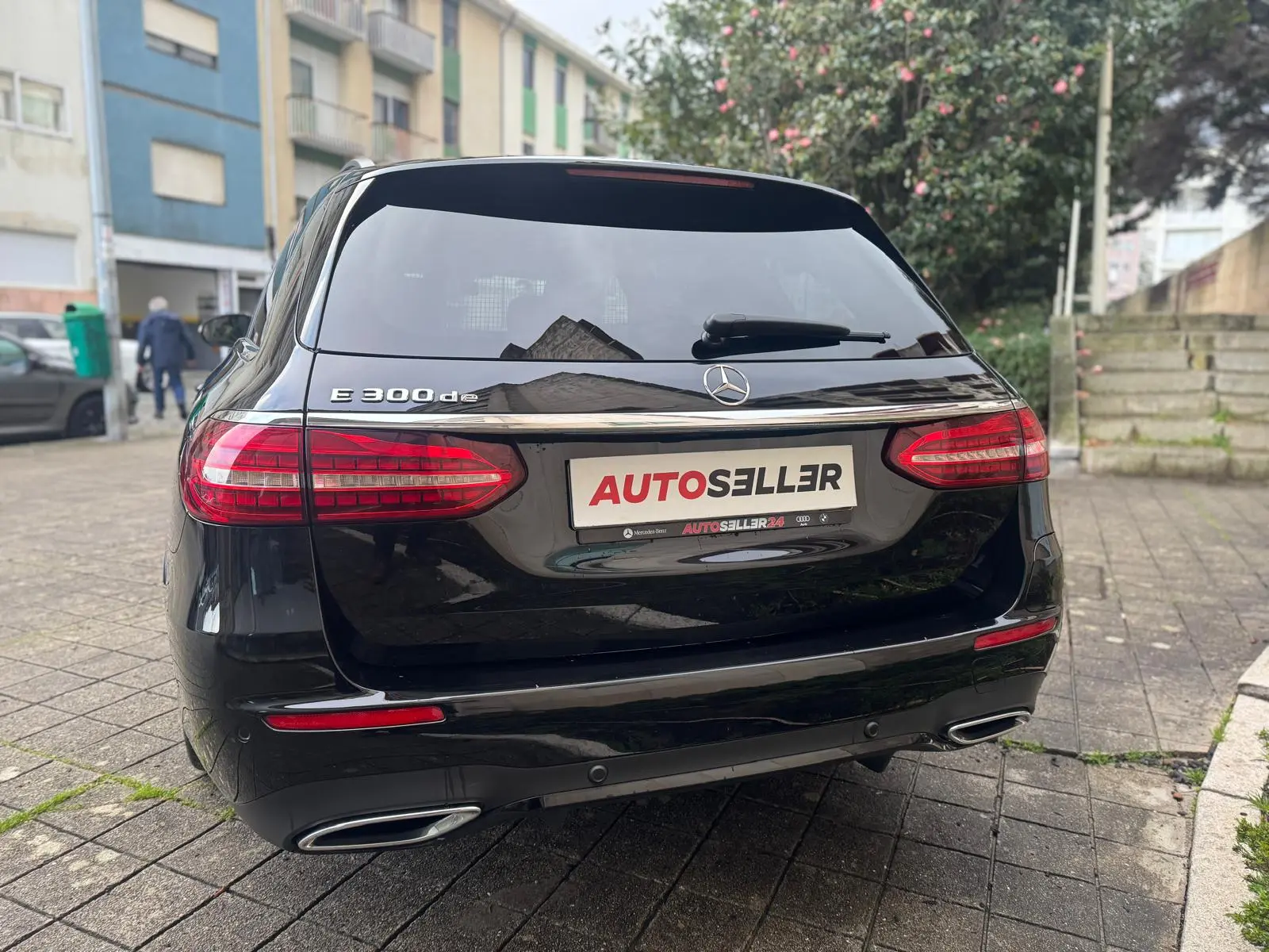 Mercedes-Benz E 300 7