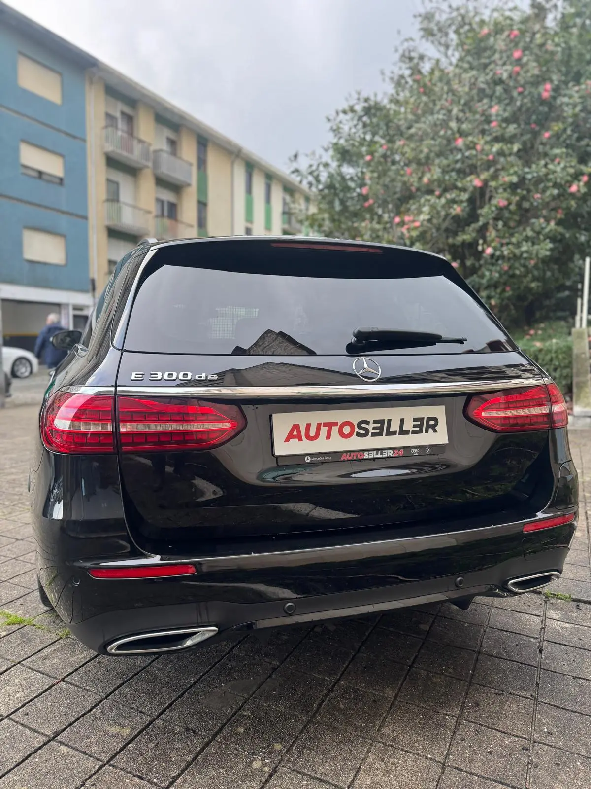 Mercedes-Benz E 300 6