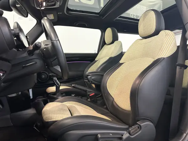 MINI 3 Portas Cooper Premium Resolute Edition Auto 4