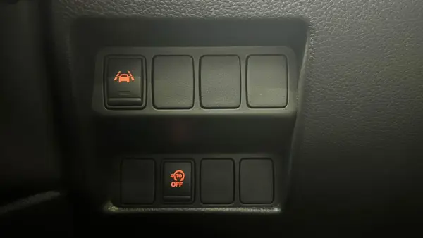 Nissan Qashqai 1.3 DIG-T N-Connecta J18 21