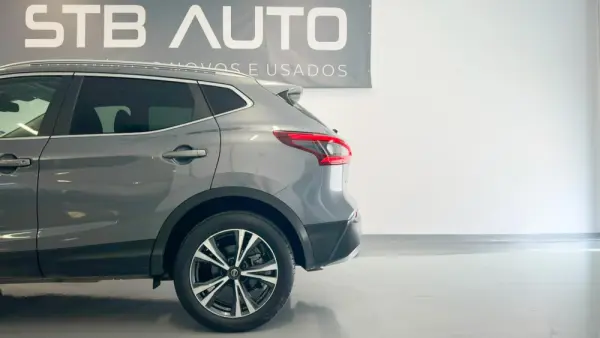 Nissan Qashqai 1.3 DIG-T N-Connecta J18 35