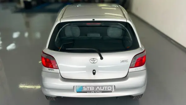 Toyota Yaris 1.0 Sol 24