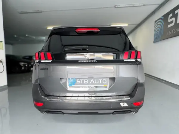 Peugeot 5008 1.5 BlueHDi Allure 4
