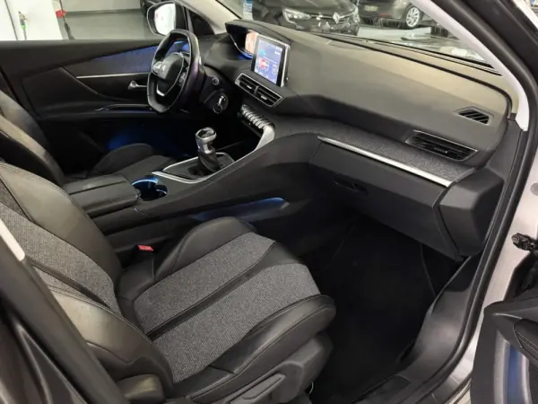 Peugeot 5008 1.5 BlueHDi Allure 6