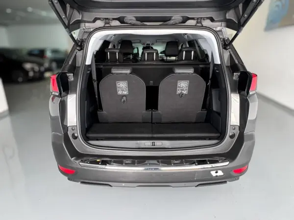 Peugeot 5008 1.5 BlueHDi Allure 10