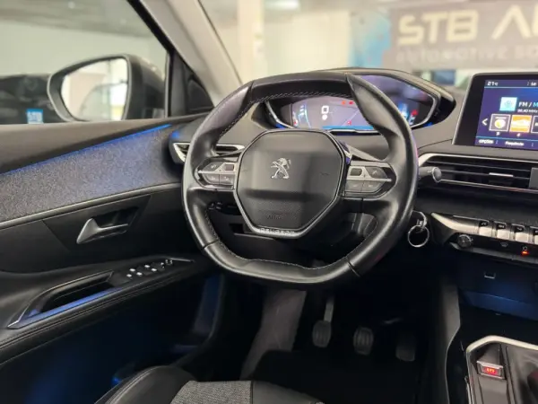 Peugeot 5008 1.5 BlueHDi Allure 25