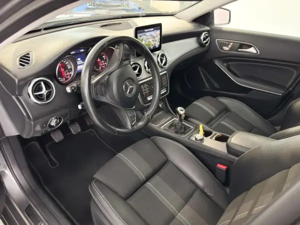 Mercedes-Benz GLA 180 CDi AMG Line 5