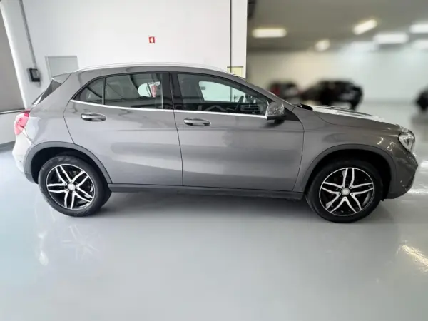 Mercedes-Benz GLA 180 CDi AMG Line 16