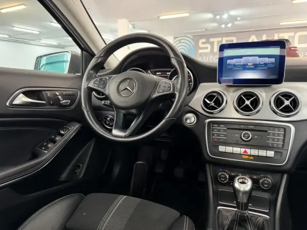 Mercedes-Benz GLA 180 CDi AMG Line 19