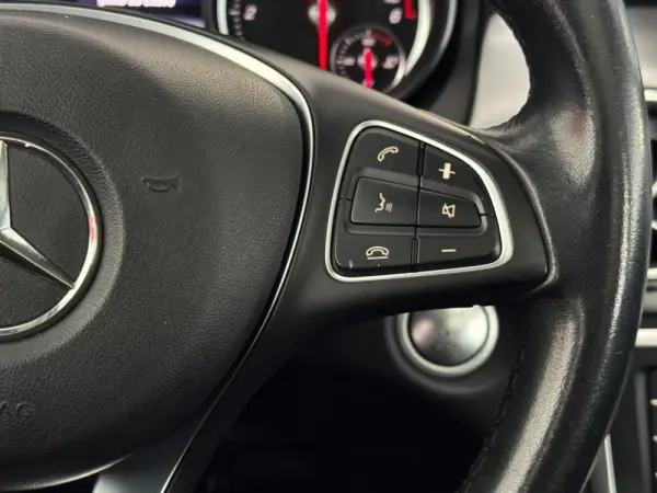 Mercedes-Benz GLA 180 CDi AMG Line 22
