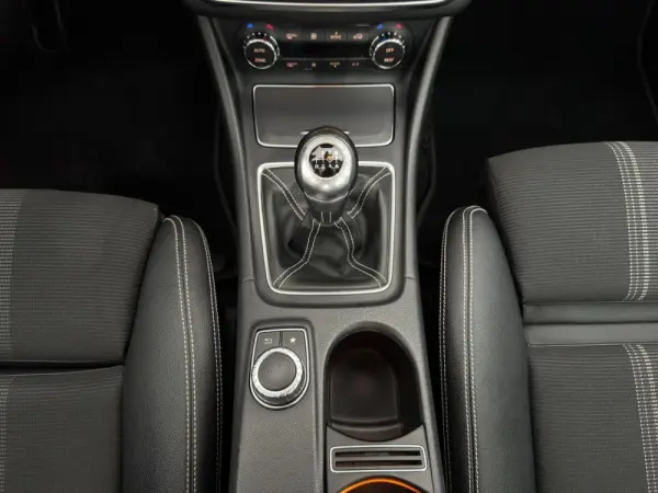 Mercedes-Benz GLA 180 CDi AMG Line 25