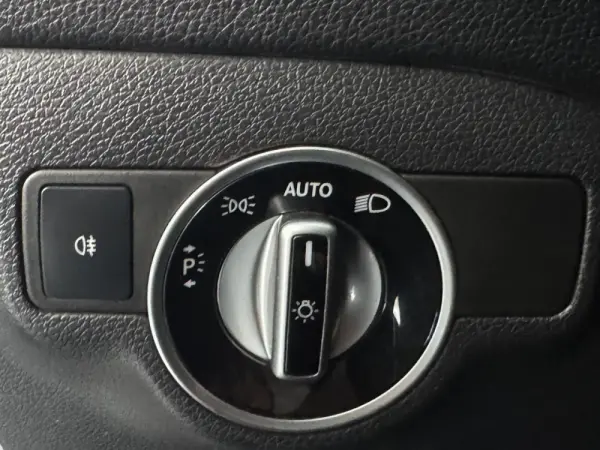 Mercedes-Benz GLA 180 CDi AMG Line 32
