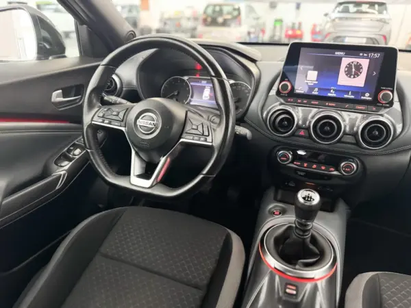 Nissan Juke 1.0 DIG-T N-Design C.Two Tone S. 18