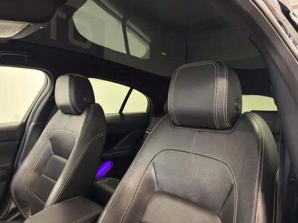 Jaguar I-Pace EV400 R-Dynamic SE AWD 7