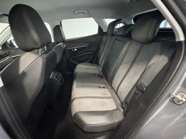 Peugeot 3008 1.5 BlueHDi Allure 8
