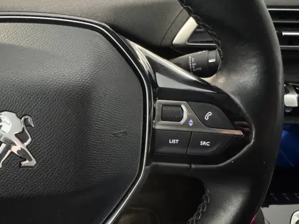 Peugeot 3008 1.5 BlueHDi Allure 19