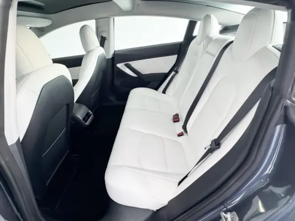 Tesla Model 3 7