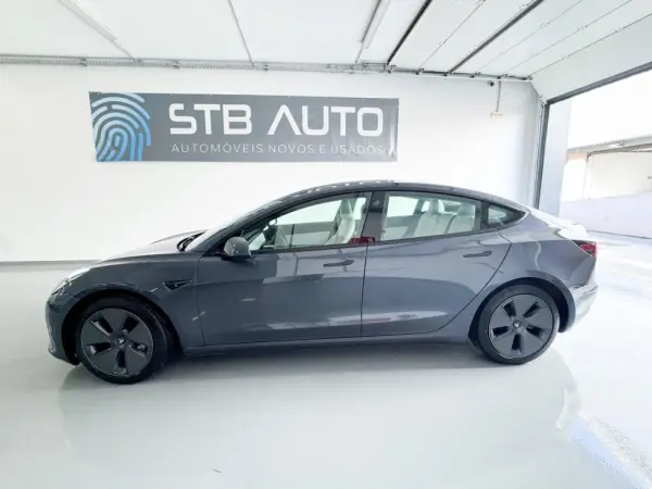 Tesla Model 3 9