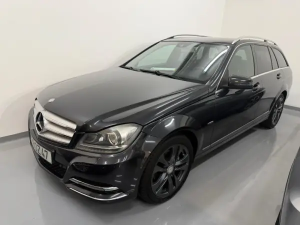 Mercedes-Benz C 220 d Exclusive 4