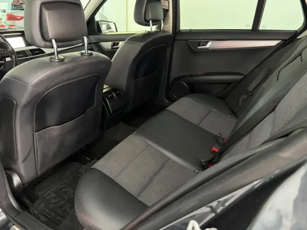 Mercedes-Benz C 220 d Exclusive 7