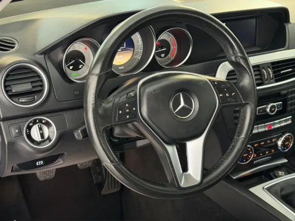 Mercedes-Benz C 220 d Exclusive 10