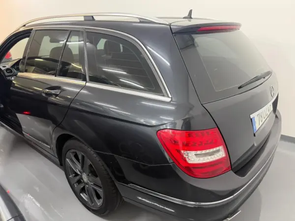 Mercedes-Benz C 220 d Exclusive 14