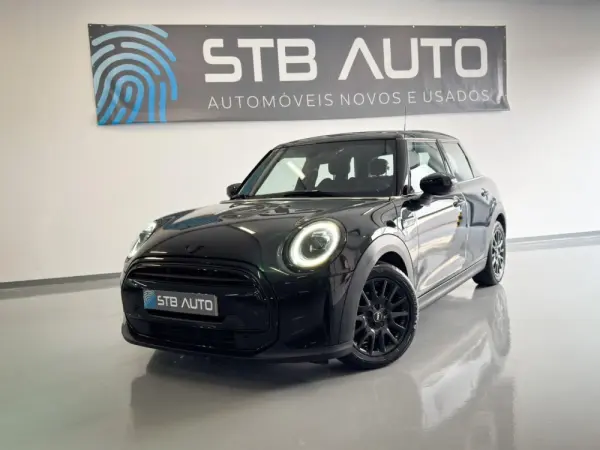 MINI 5 Portas Cooper Auto 1