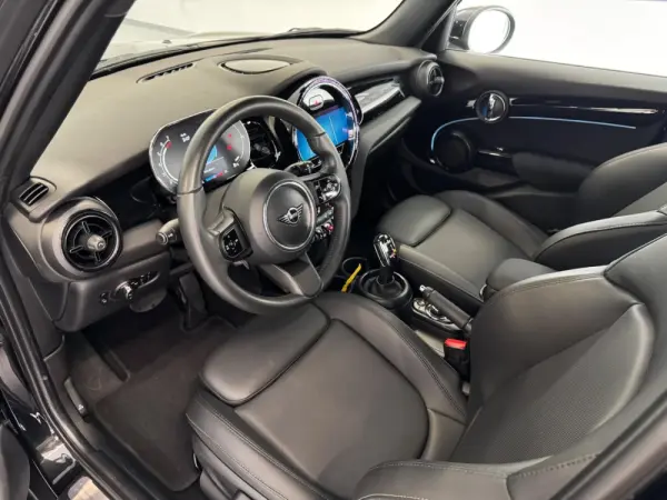 MINI 5 Portas Cooper Auto 6