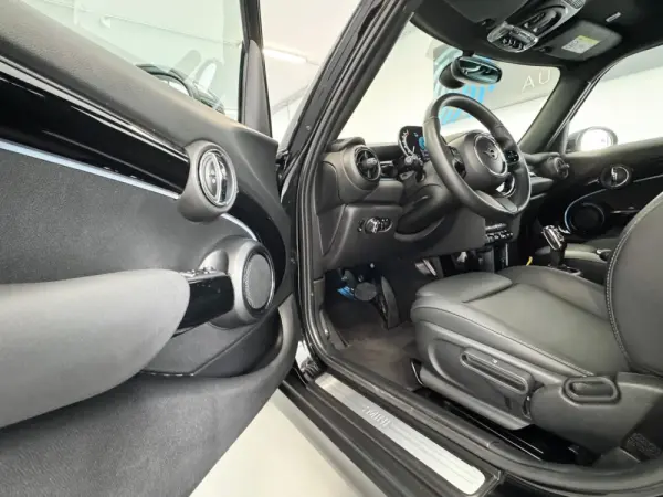 MINI 5 Portas Cooper Auto 7