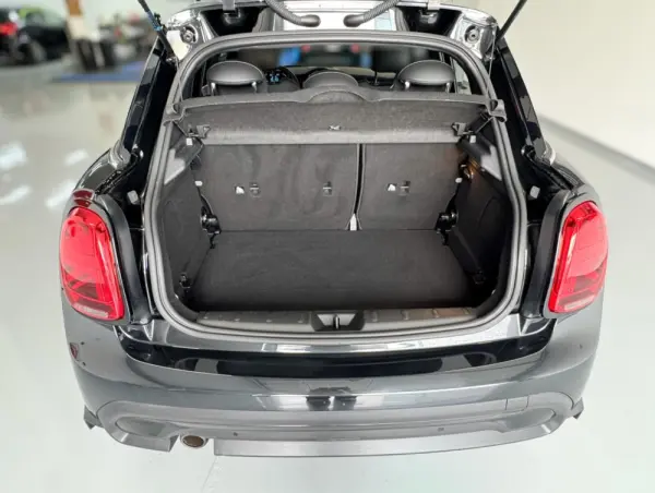 MINI 5 Portas Cooper Auto 10