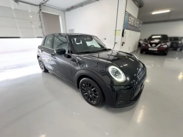 MINI 5 Portas Cooper Auto 12