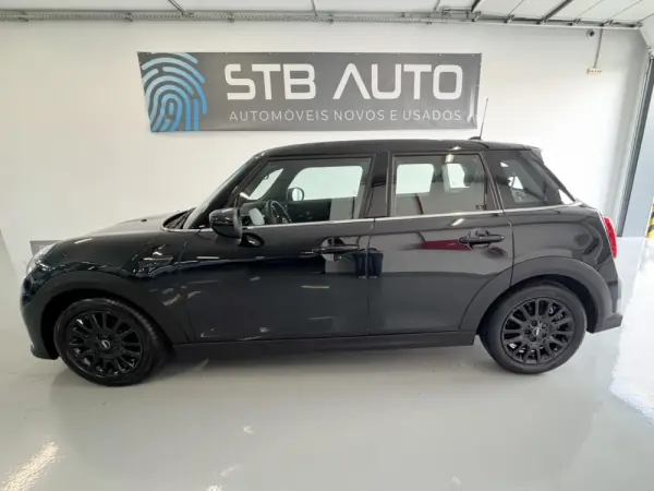 MINI 5 Portas Cooper Auto 11