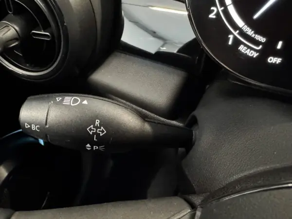 MINI 5 Portas Cooper Auto 25
