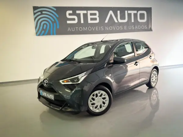 Toyota Aygo 1.0 X-Play Plus MM 1
