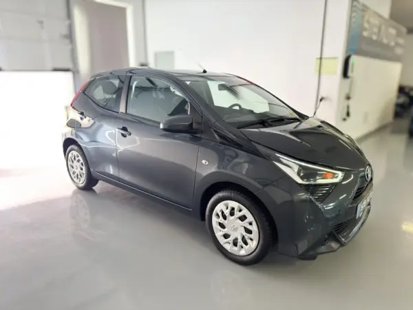 Toyota Aygo 1.0 X-Play Plus MM 3