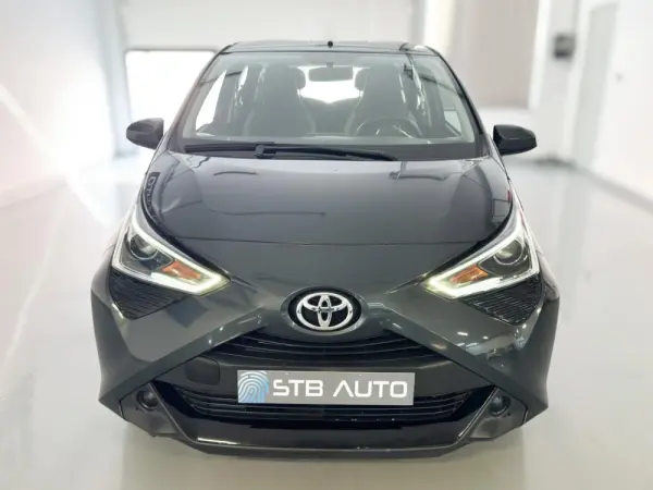 Toyota Aygo 1.0 X-Play Plus MM 11