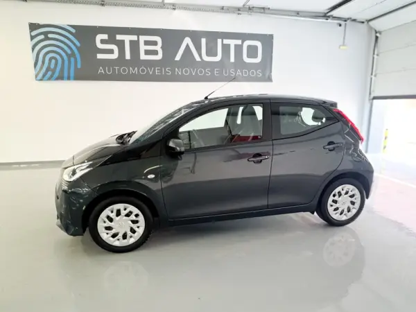 Toyota Aygo 1.0 X-Play Plus MM 13
