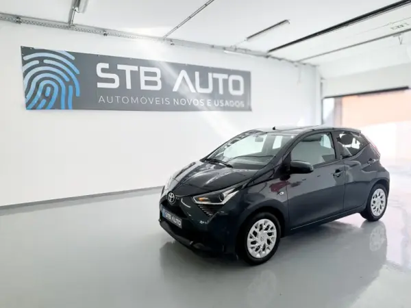 Toyota Aygo 1.0 X-Play Plus MM 14