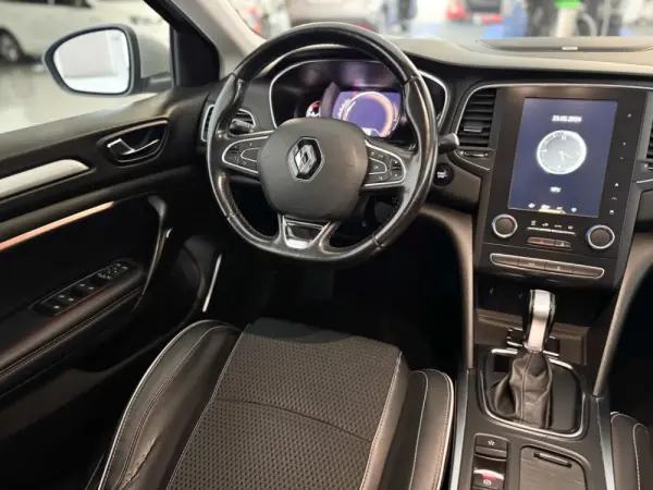 Renault Mégane Sport Tourer 1.5 Blue dCi Bose Edition EDC 13